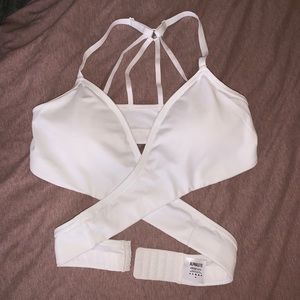 Alphalete Wraparound Bra (Updated Fit) | White